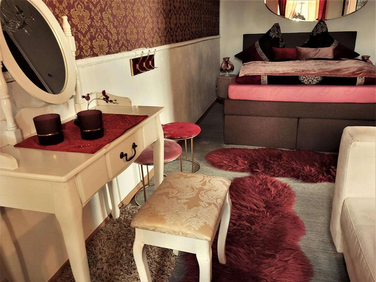 Schloss Weichs Zu Regensburg Mit 2Schlafzimmer Parkplatz Internet 75Qm Zentrum מראה חיצוני תמונה