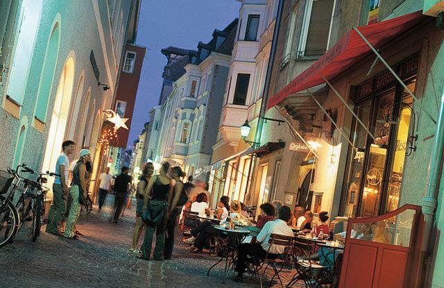 Schloss Weichs Zu Regensburg Mit 2Schlafzimmer Parkplatz Internet 75Qm Zentrum מראה חיצוני תמונה