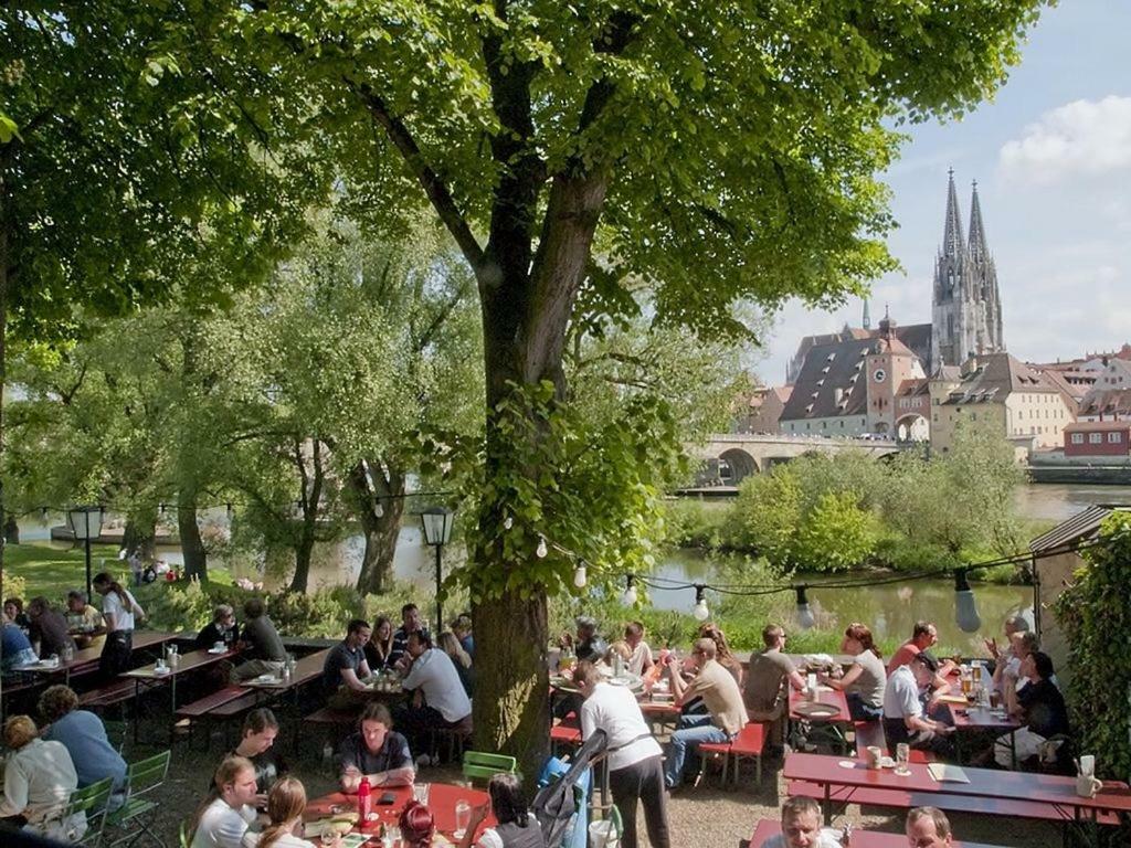 Schloss Weichs Zu Regensburg Mit 2Schlafzimmer Parkplatz Internet 75Qm Zentrum מראה חיצוני תמונה